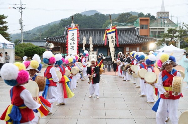 밤을 걷는 역사,흥양현의 옛 담벼락이 우주산업의 별빛과 만나다