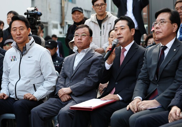 국민의힘 장동혁 대표가 24일 서울 노원구 상계5 재정비촉진구역에서 열린 국민의힘-서울특별시 부동산 대책 현장 회의에서 발언하고 있다. 2025.10.24 