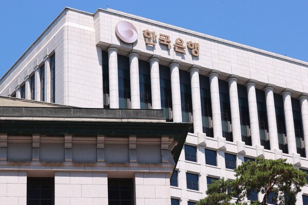 ‘대미 투자’ 여파에 외환보유액 10위권 이탈하나…‘싱가포르와 격차 290억달러’ / 사진=연합뉴스