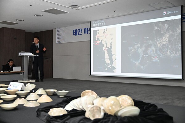 태안 앞바다 고려시대 고선박 흔적...'10년만에 발견' / 사진=연합뉴스