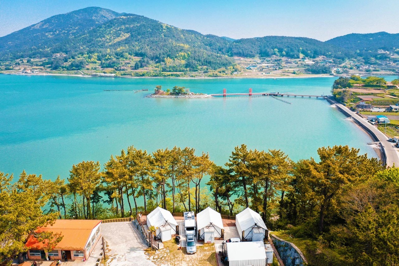 경남 남해군 힐링아일랜드 글램핑장의 풍경. 사진=힐링아일랜드 글램핑