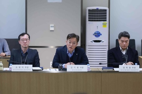 ‘현금 없는 사회’ 가속화…한은 “적극 대응 시급” / 사진=연합뉴스