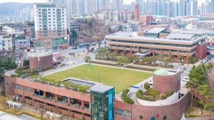 ‘하루 1,440톤 폐수 무단 배출’…포스코이앤씨, 고속도로 공사장 환경법 위반 혐의 고발 / 사진=연합뉴스