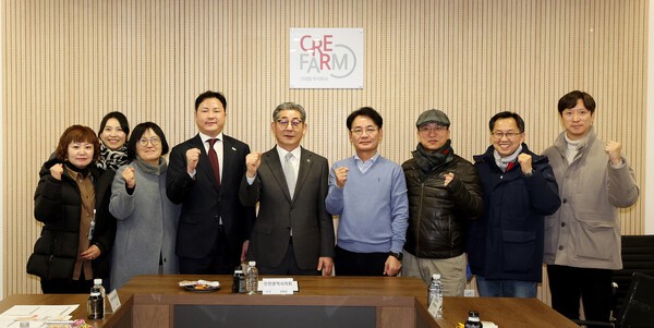 "산업 경쟁력은 현장에 있다" 정해권 의장, 아이푸드파크 소통 행보 - 뉴스 썸네일 이미지