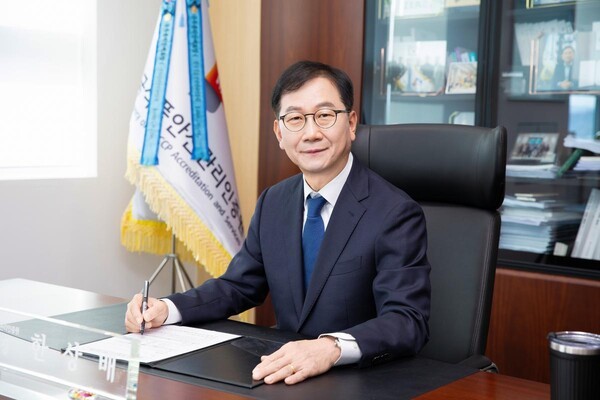 한국식품안전관리인증원, AI 혁신으로 K-푸드 수출도 날개...'경영실적 ... - 뉴스 썸네일 이미지
