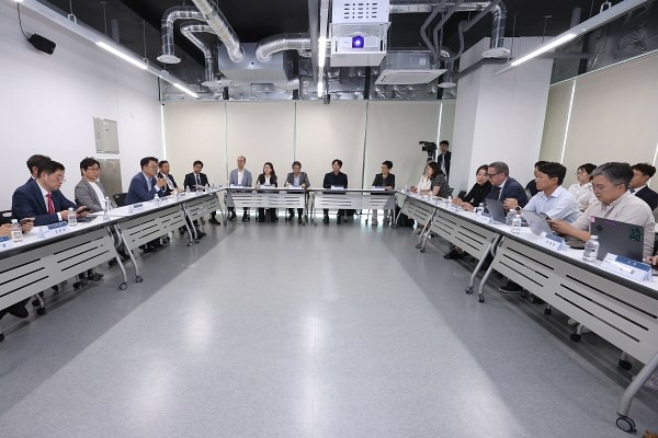 민경선 고양시장, LIH 한국대표사무소 첫 방문...AI·바이오 국제공동연... - 뉴스 썸네일 이미지