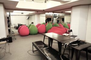 월 8,000만 원 매출의 작곡가, 누구나 49만 원에 자신만의 곡을 갖게 해주는 사업에 뛰어든 이유