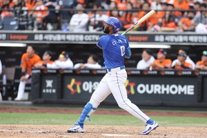 최원태는 완벽, 와이스는 흔들…PO 2차전 희비 갈렸다