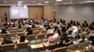 챗GPT가 만든 시험 무법지대…명문대 집단 부정행위 적발