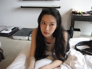 문가영, 일상 속에서도 빛나는 에슬레저 룩