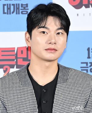 “자진 하차 아냐”… 이이경의 폭로, ‘놀면 뭐하니?’ 제작진 책임론 확산