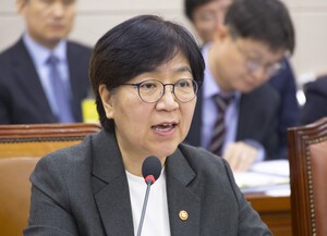 ‘환율 불안정, 국민연금에 새 리스크’…정은경 장관 “기민한 대응 당부”